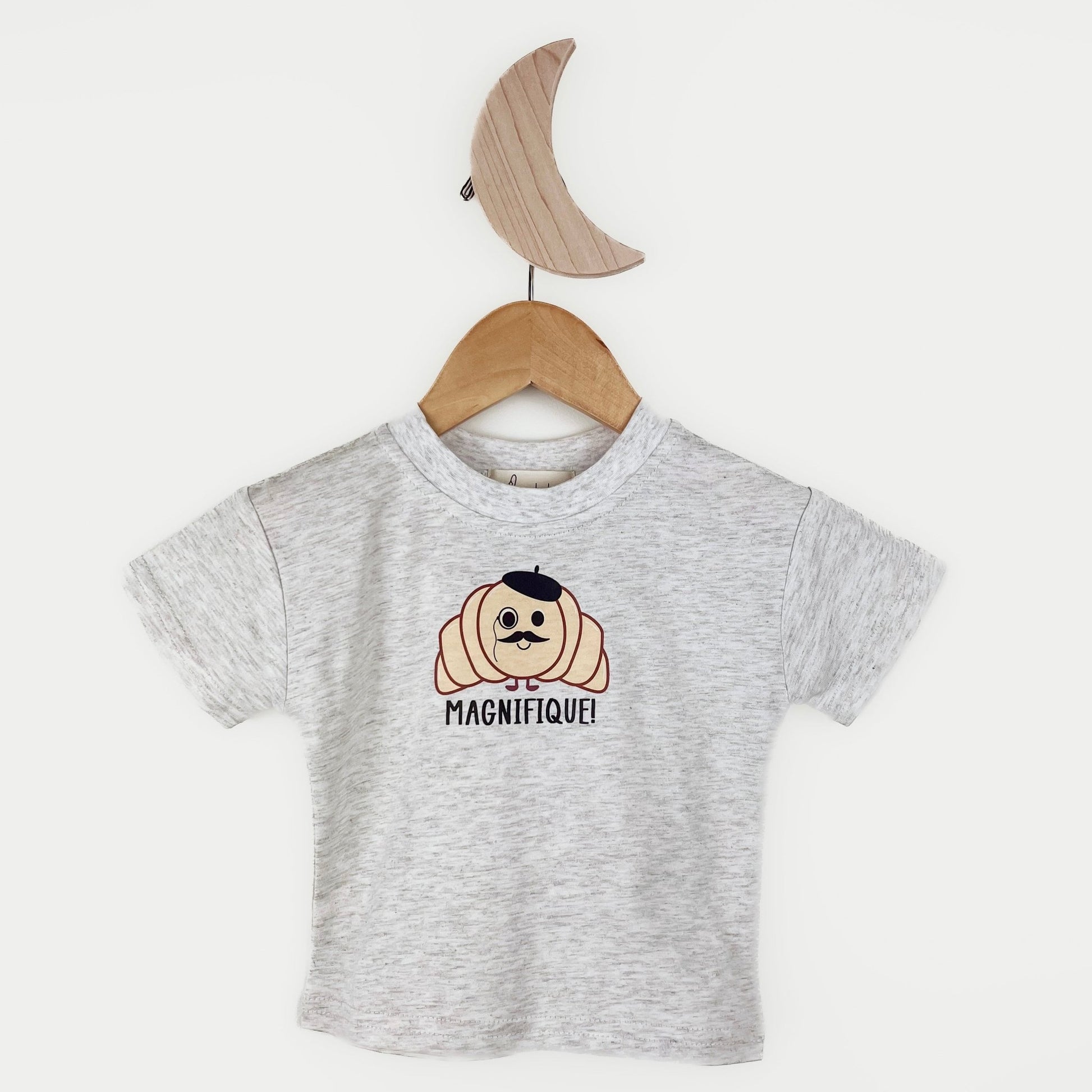 Magnifique Croissant T-Shirt - Lunabela